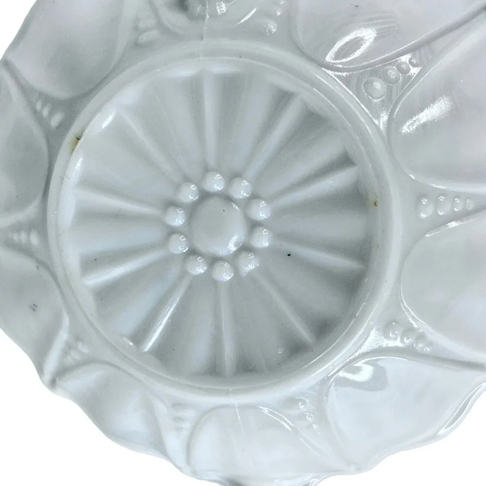 2 Anchor Hocking Oyster And Pearl Dish Green Pink White Vitrock Finger‎ Handle